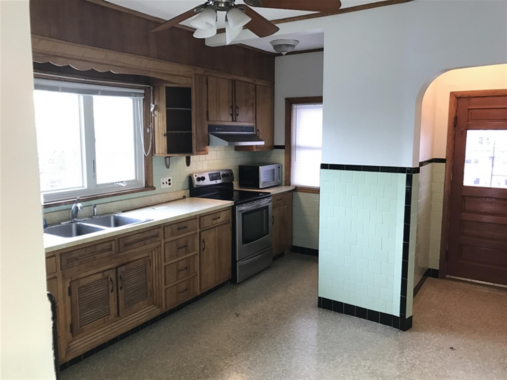 83 Adams St, Medford