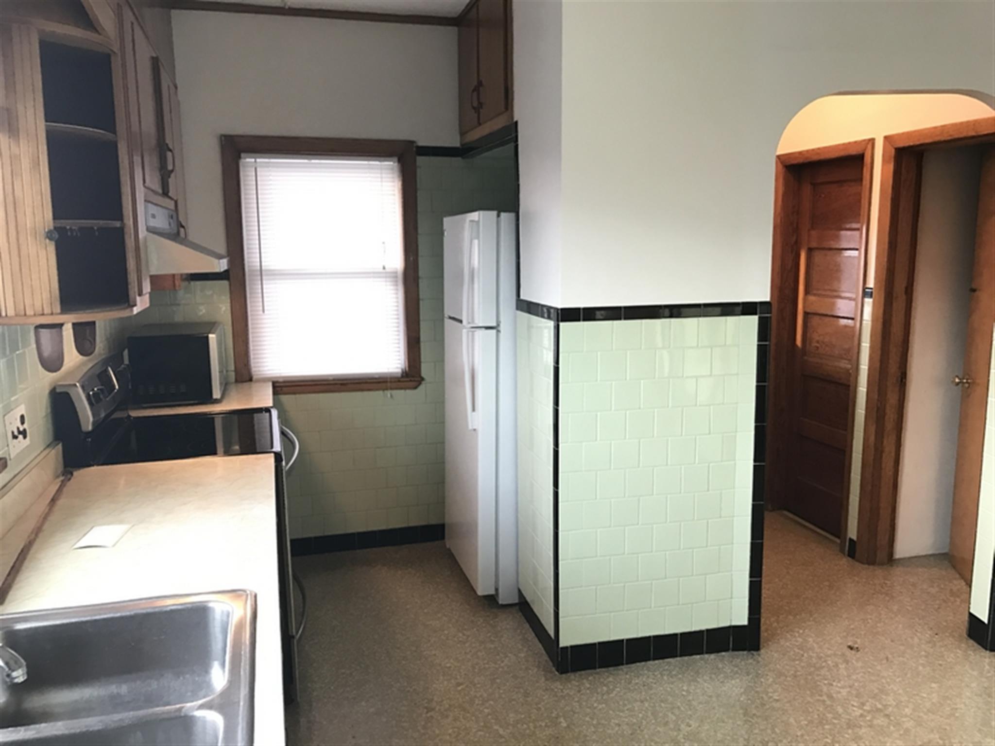 83 Adams St, Medford