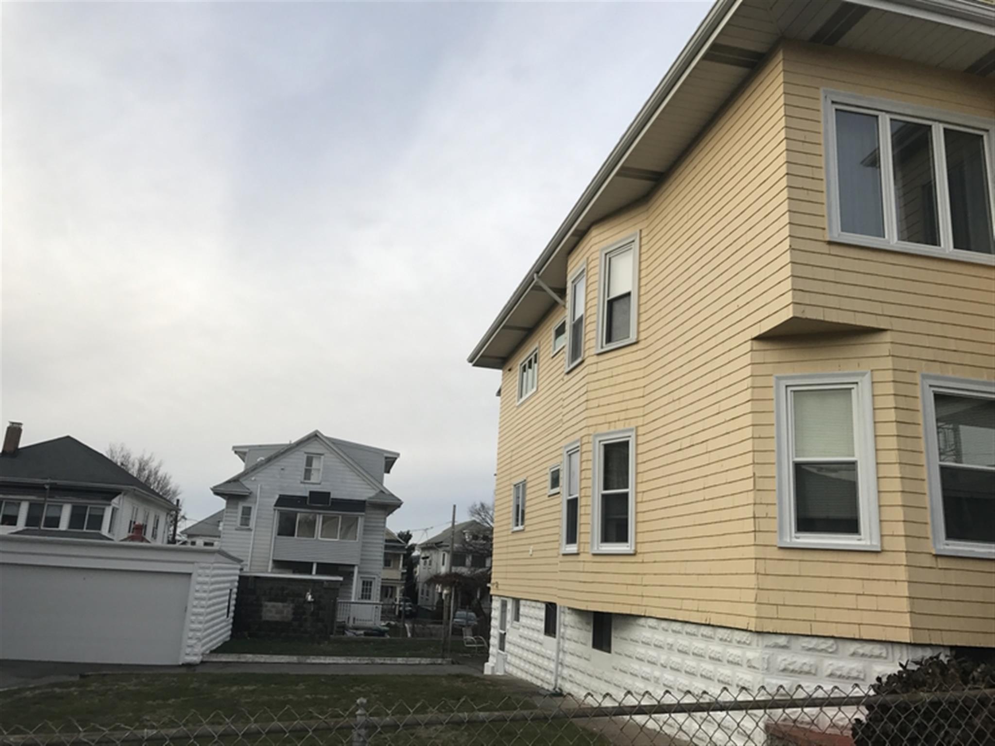 83 Adams St, Medford