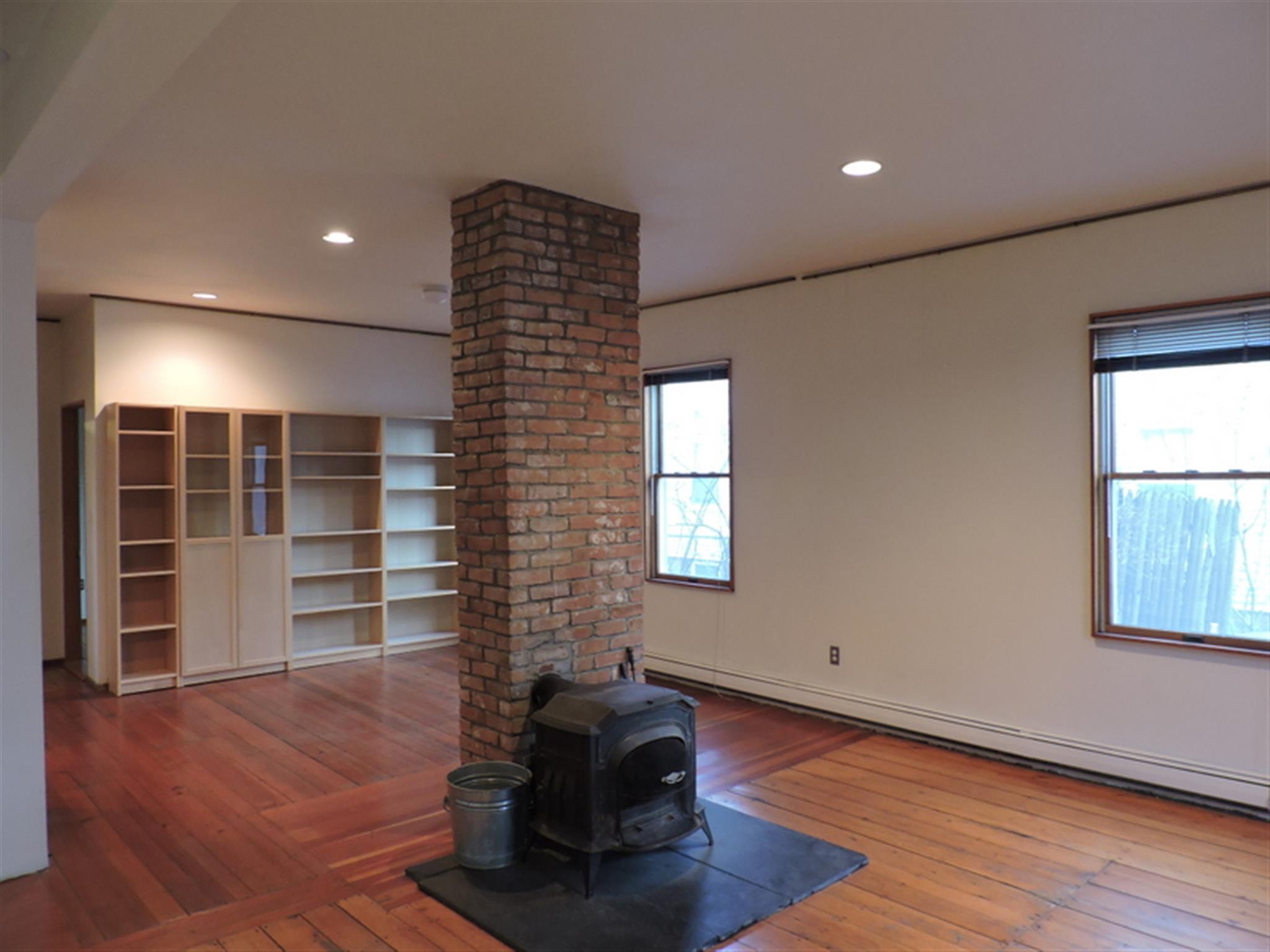 54 Howard St, Central Square