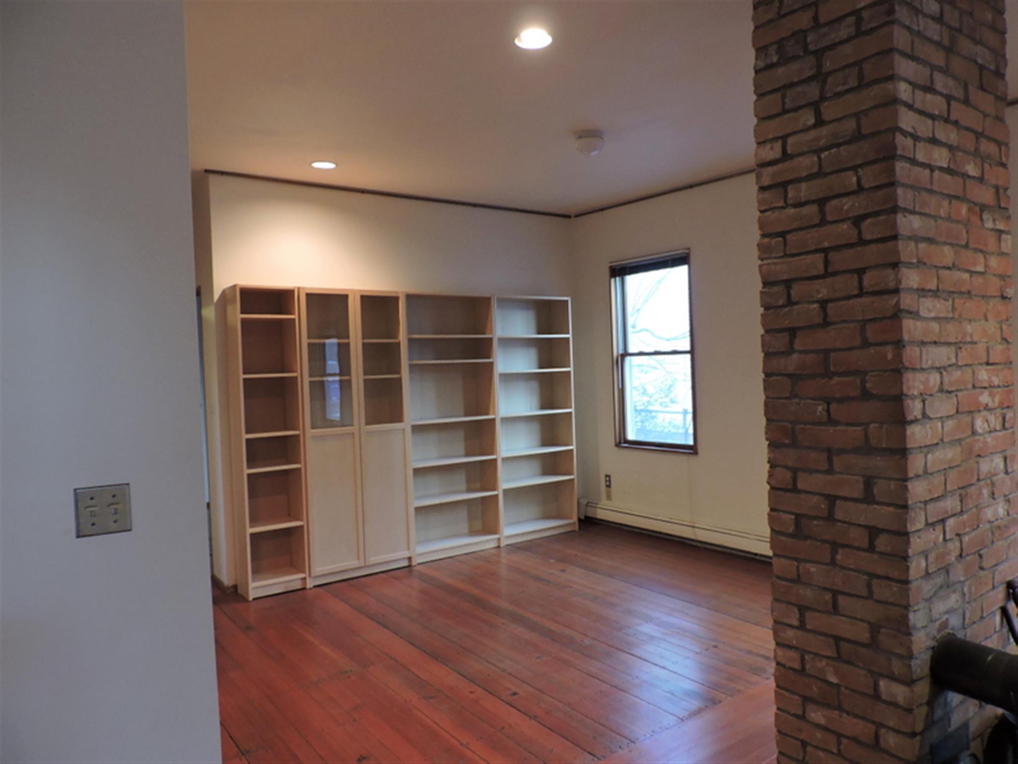 54 Howard St, Central Square