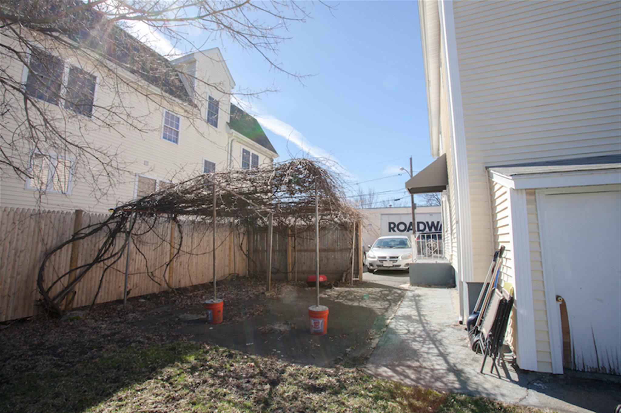 22 Murdock St, Ball Square