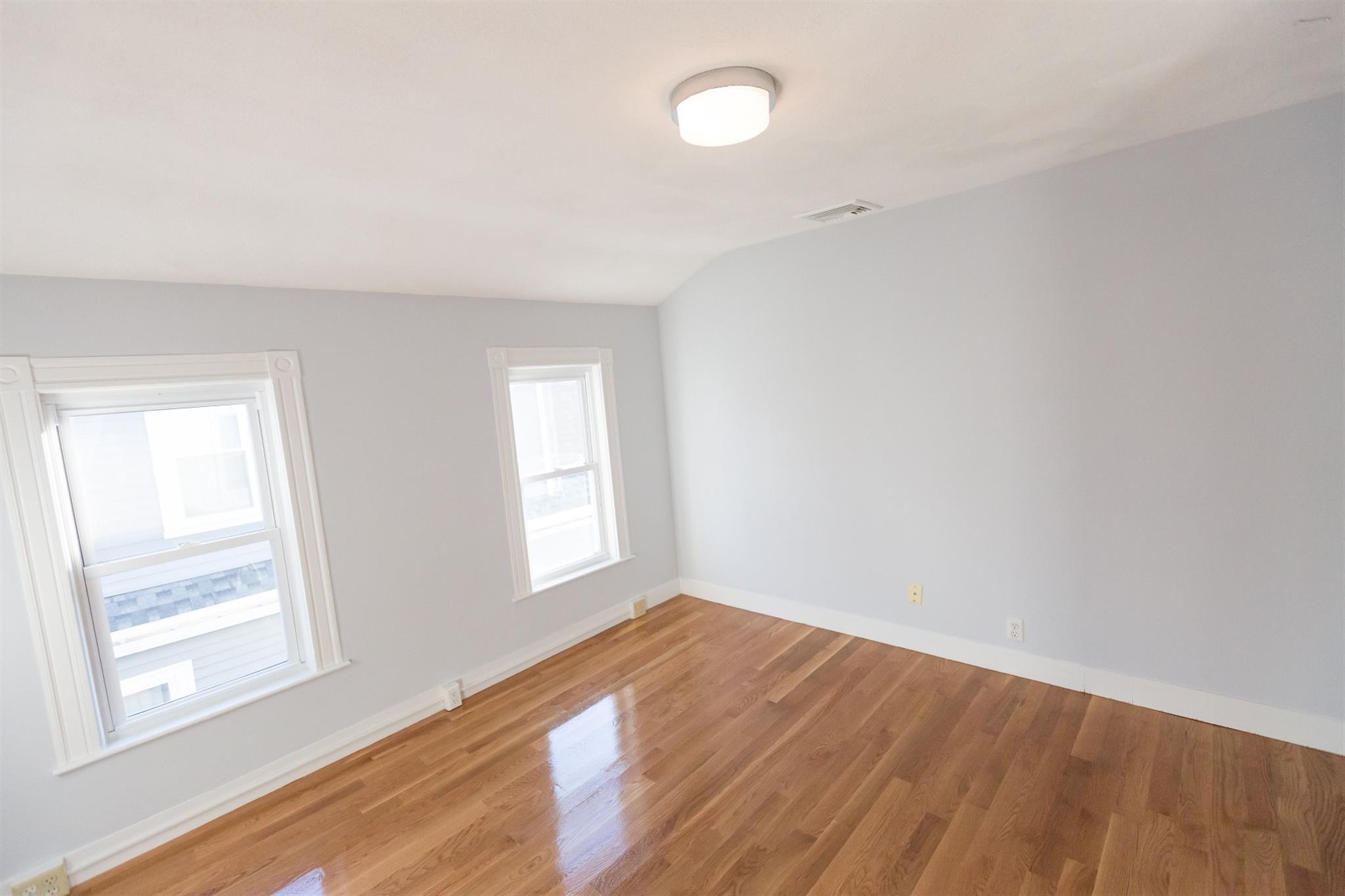 33 Bromfield Rd, Davis Square