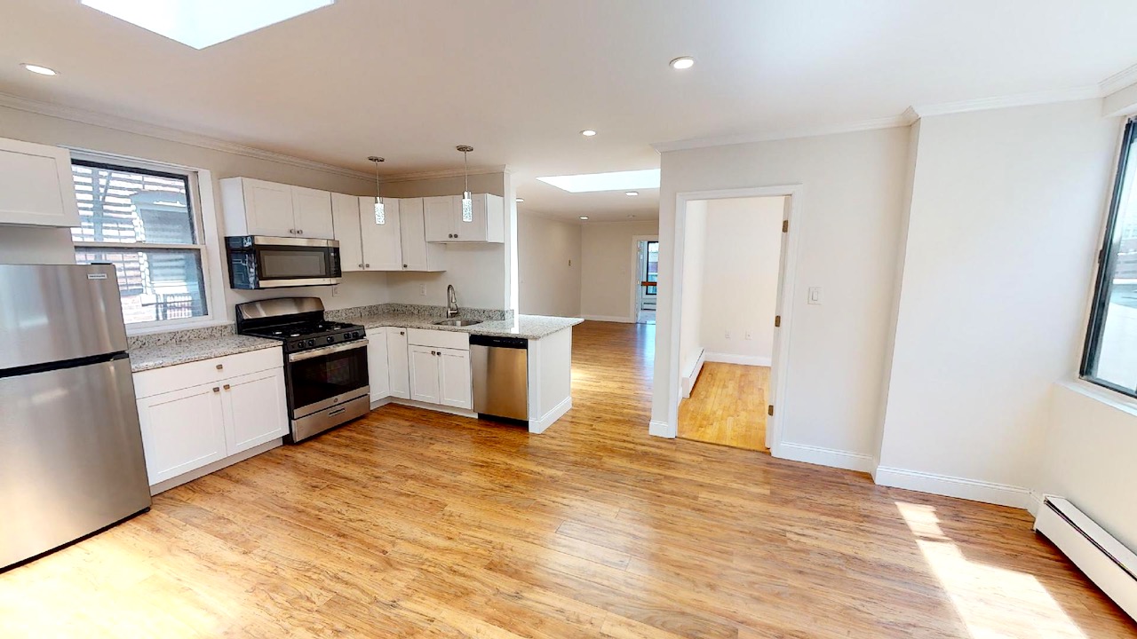 216 Hanover St, North End