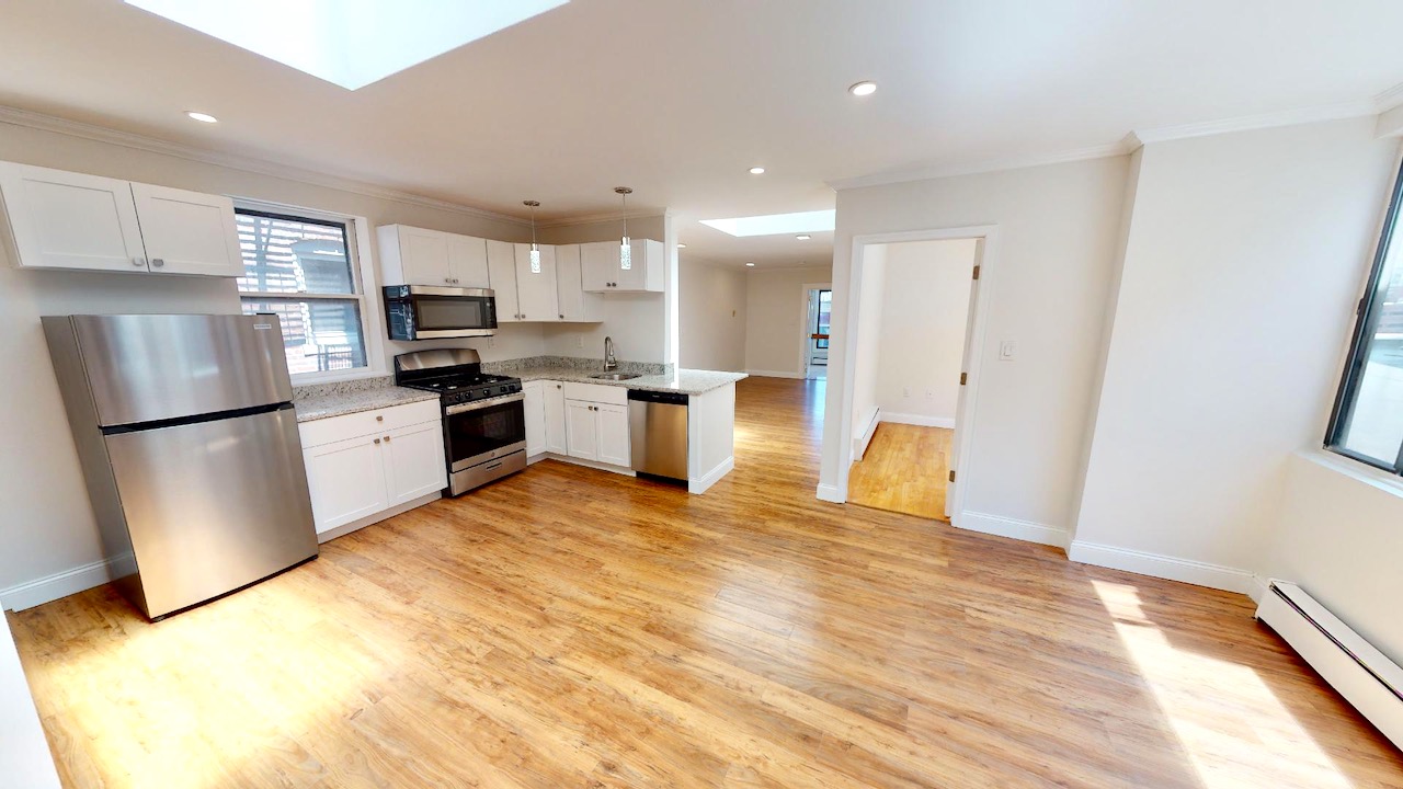 216 Hanover St, North End