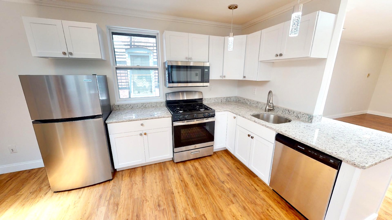 216 Hanover St, North End