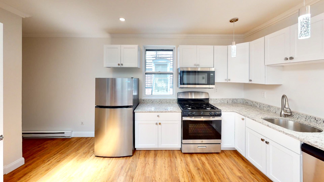 216 Hanover St, North End