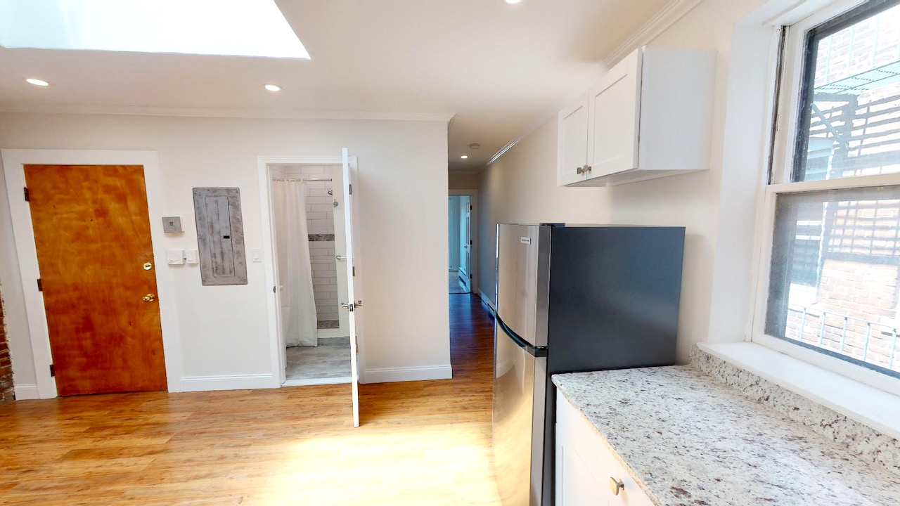 216 Hanover St, North End