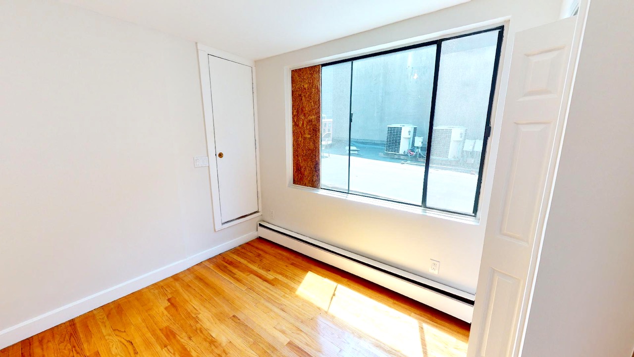 216 Hanover St, North End