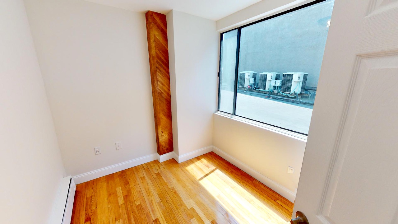 216 Hanover St, North End