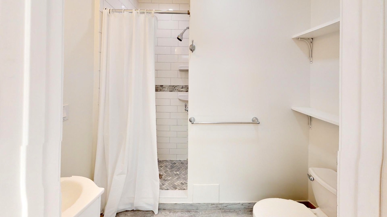 216 Hanover St, North End