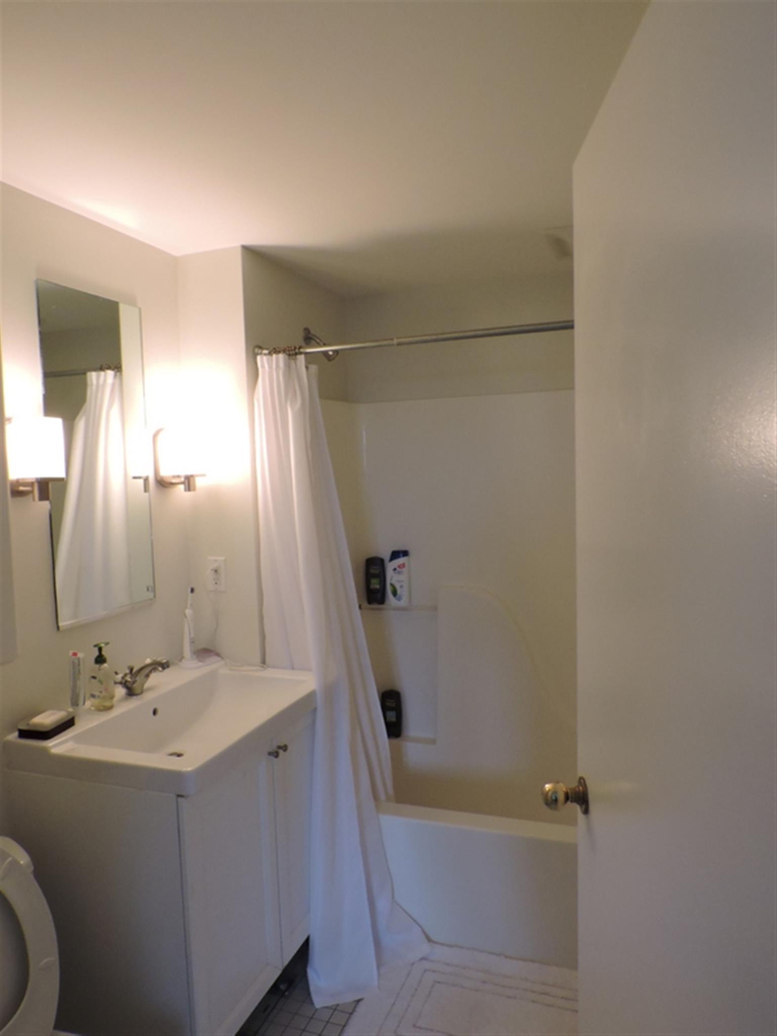 1008 Massachusetts Ave, Harvard Square