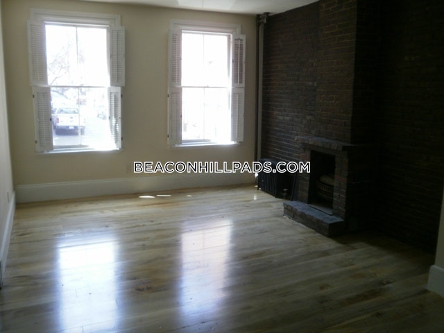 32 Irving St, Beacon Hill