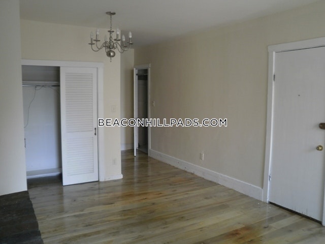 32 Irving St, Beacon Hill