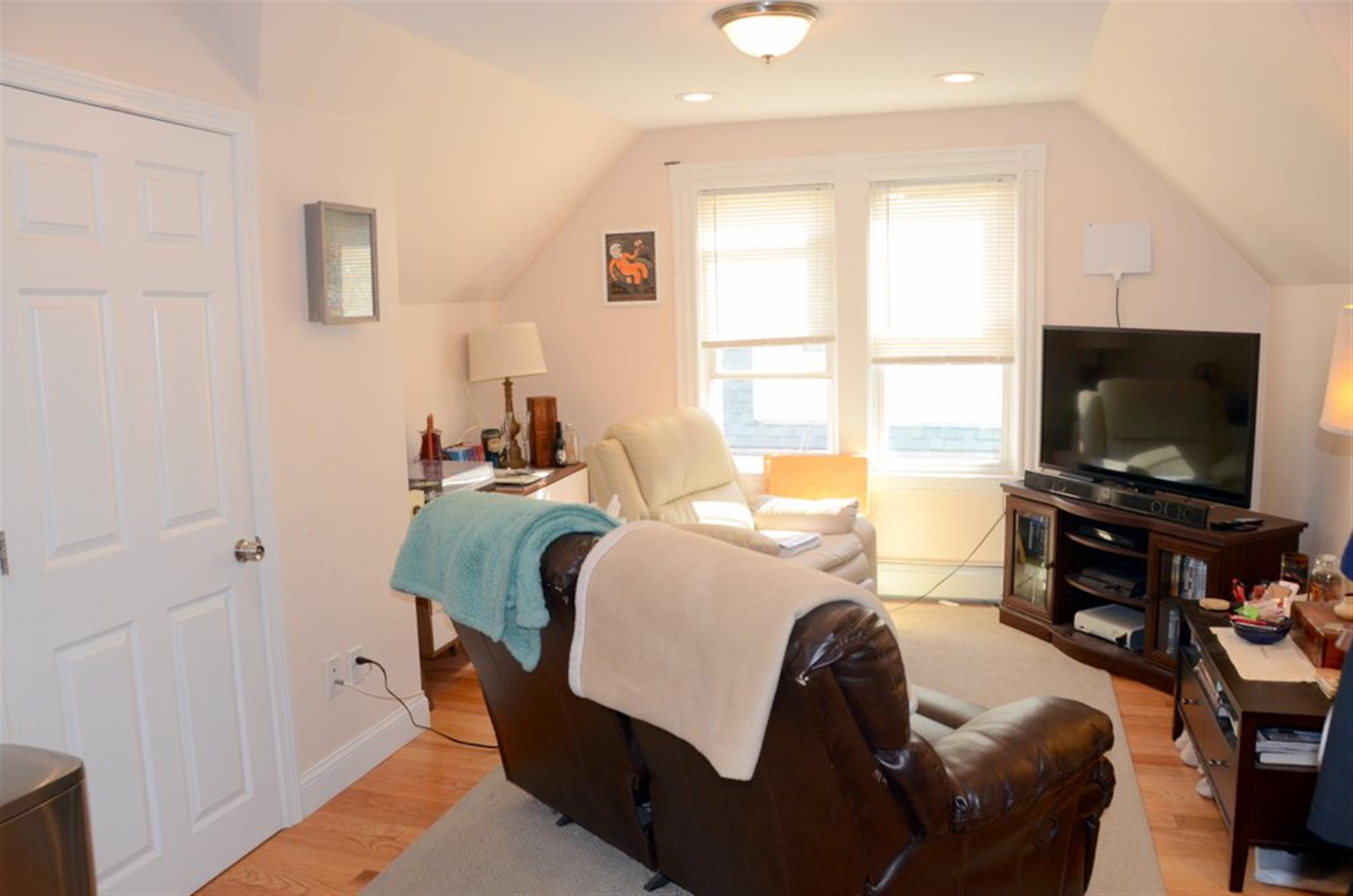 19 Lesley Ave, Davis Square