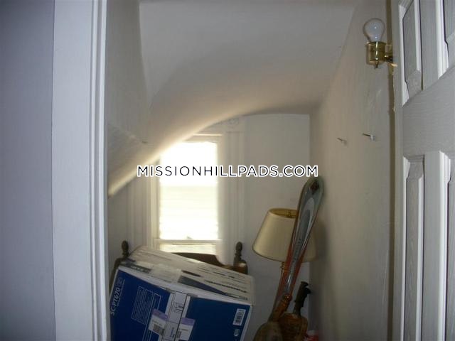 59 Hillside St, Mission Hill