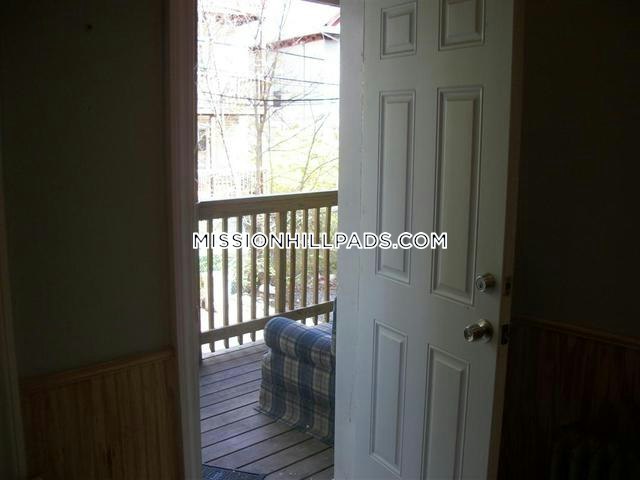 59 Hillside St, Mission Hill