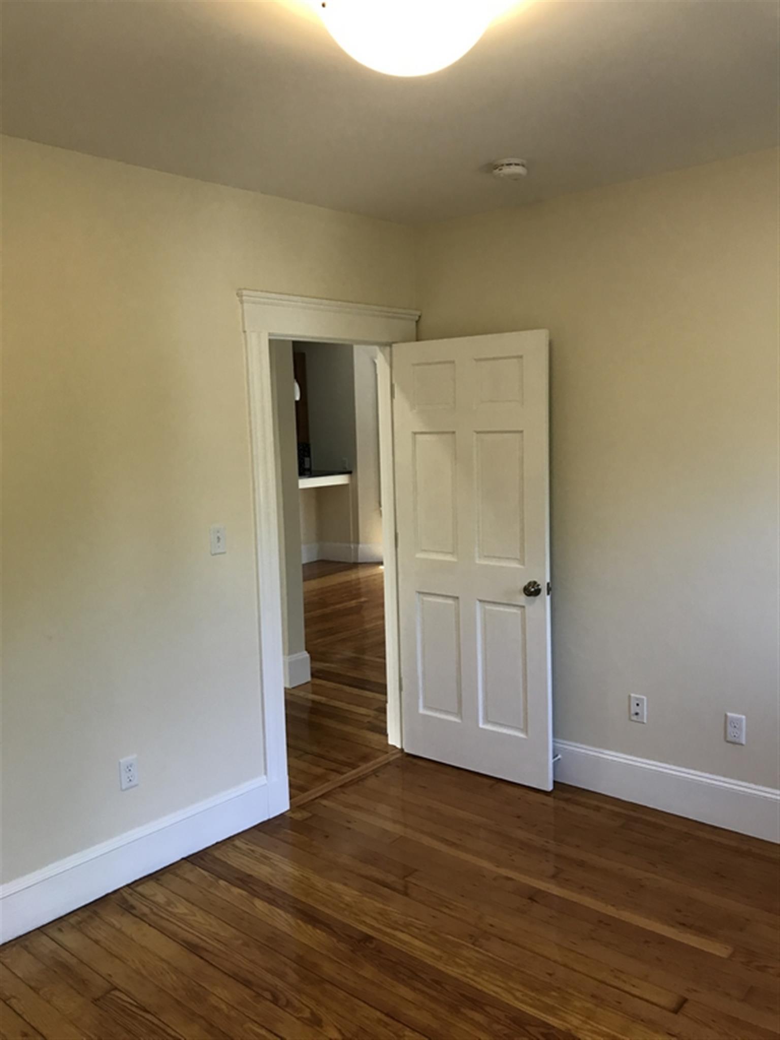 94 Bristol Rd, Medford