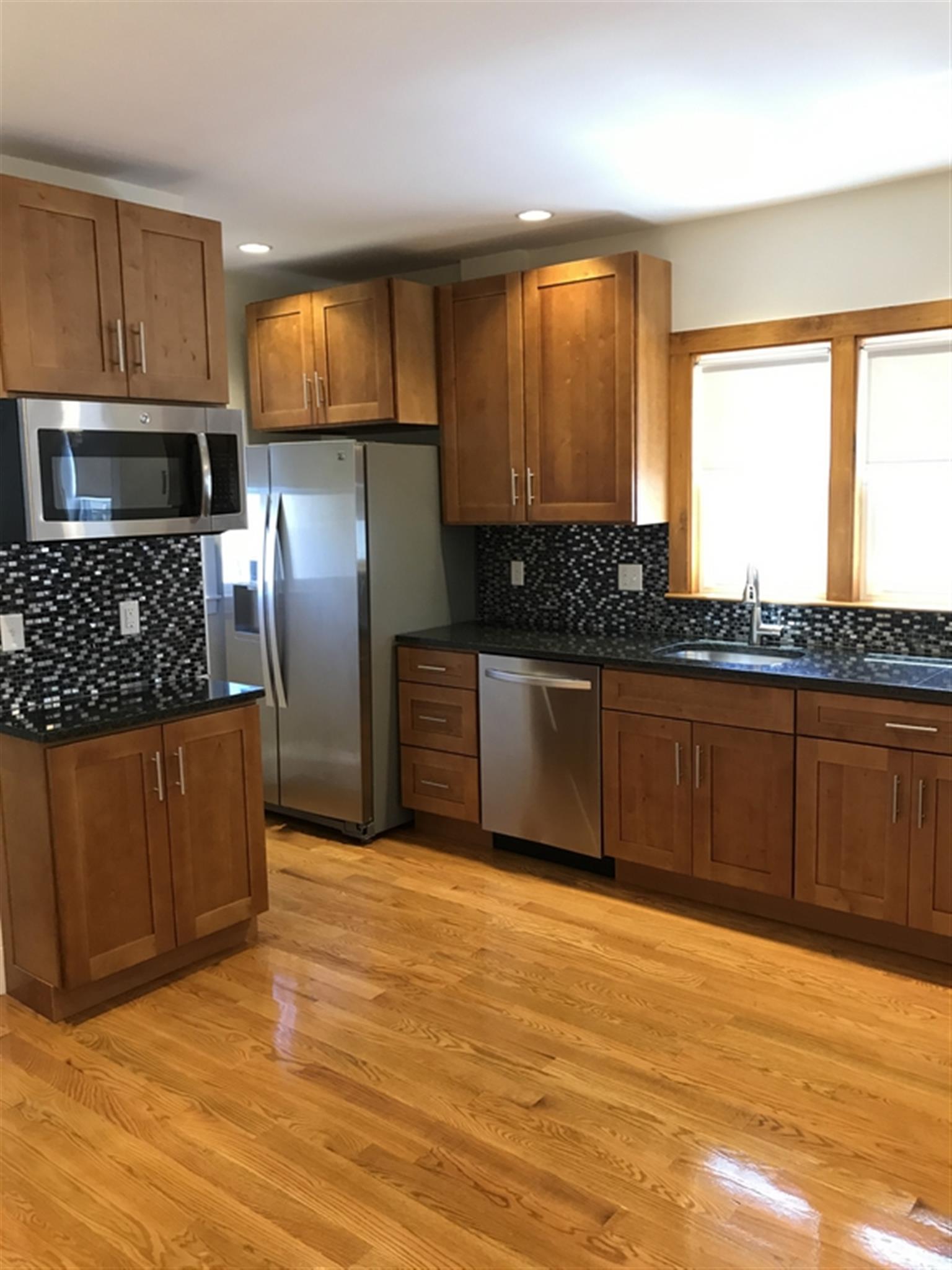 94 Bristol Rd, Medford