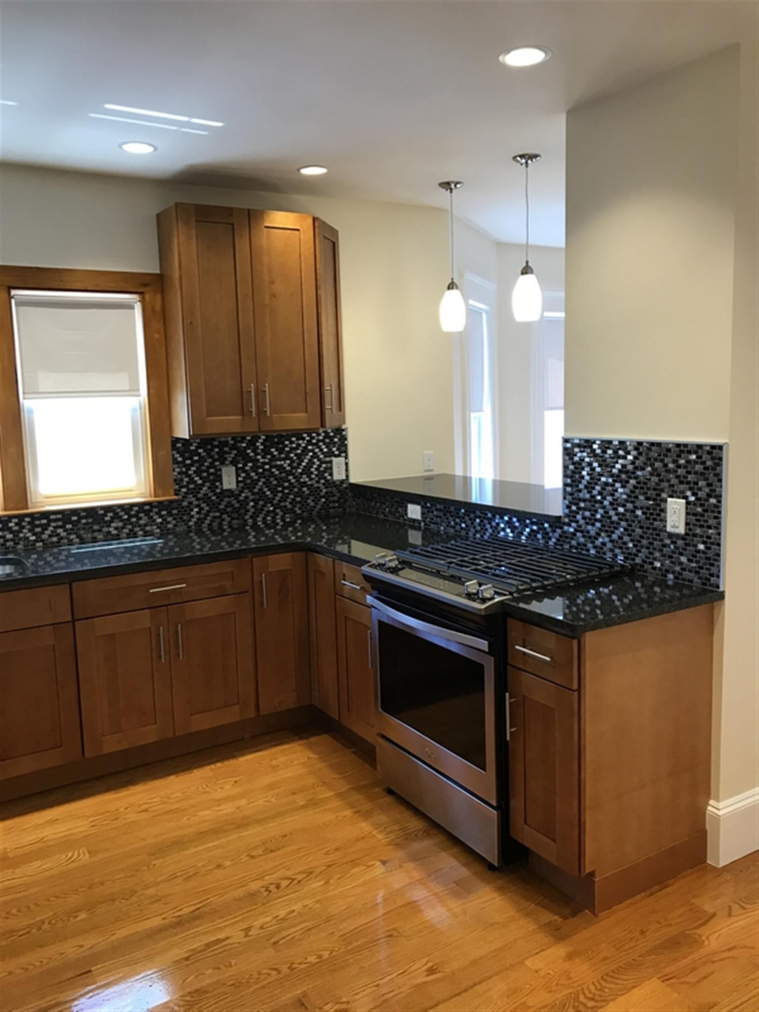 94 Bristol Rd, Medford