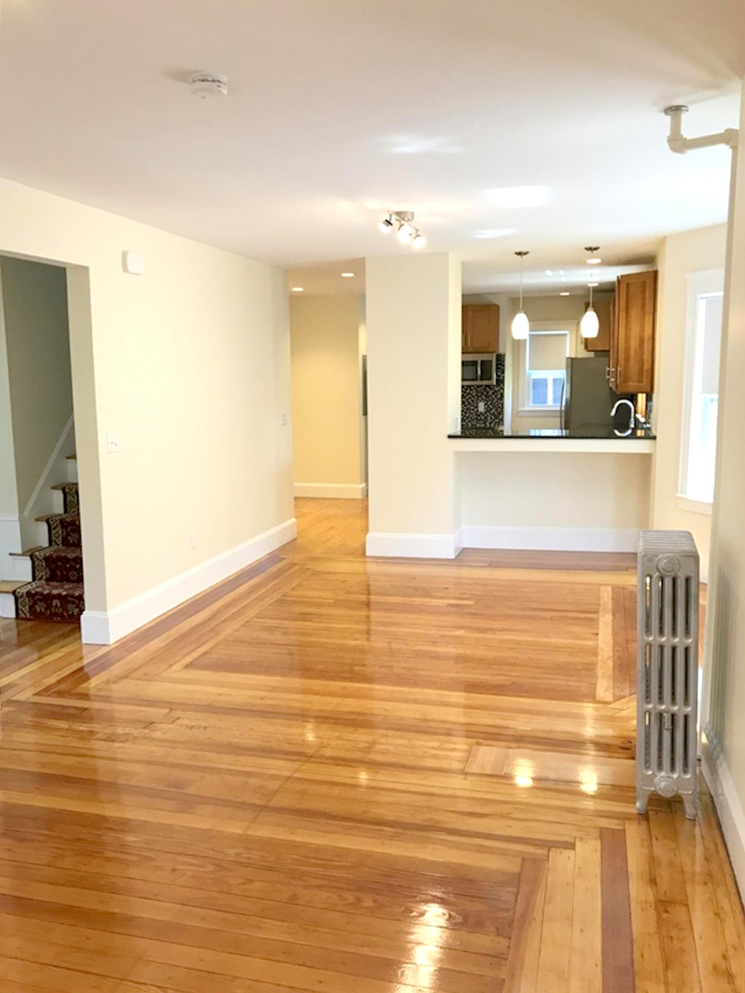 94 Bristol Rd, Medford