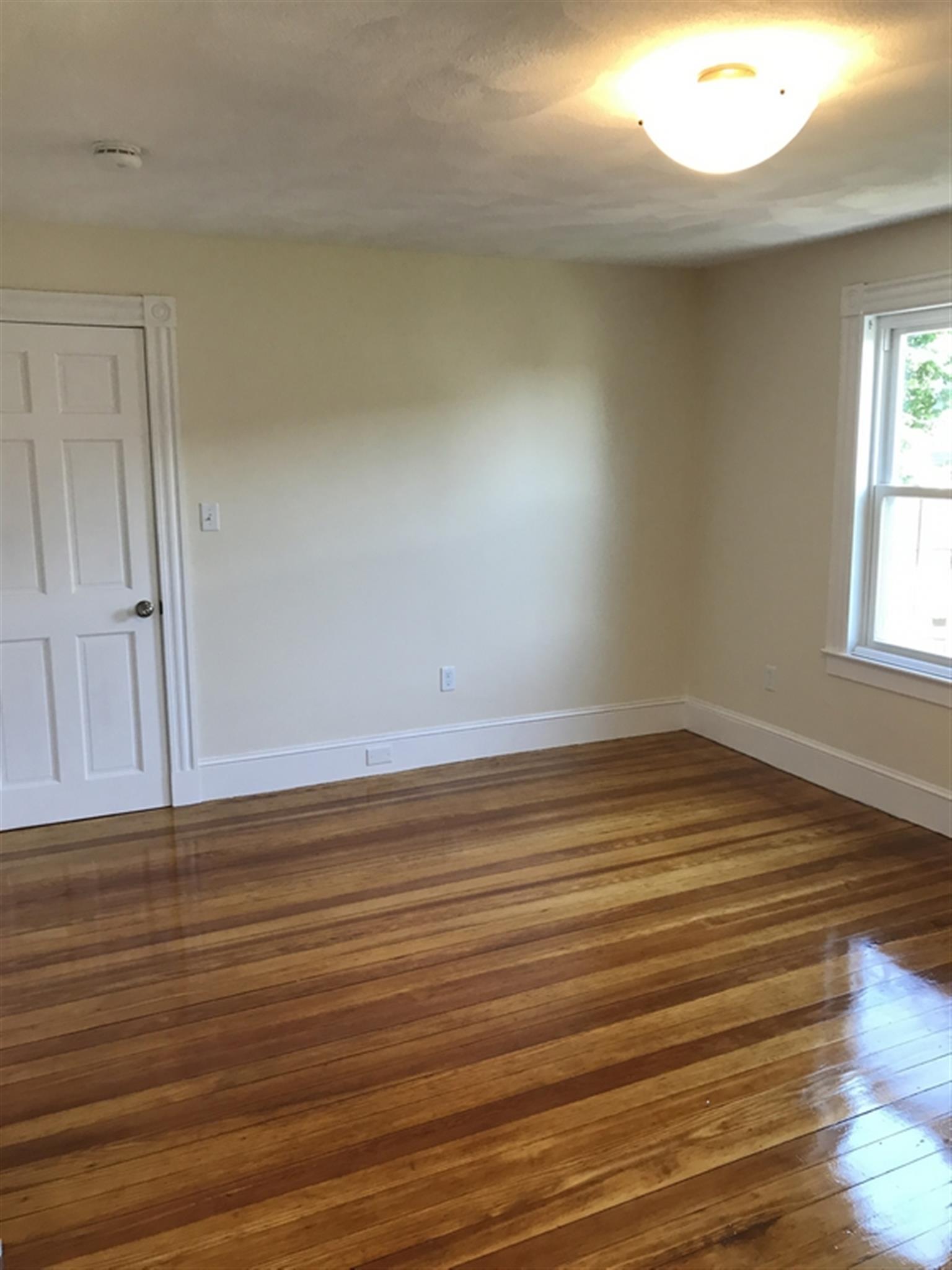 94 Bristol Rd, Medford