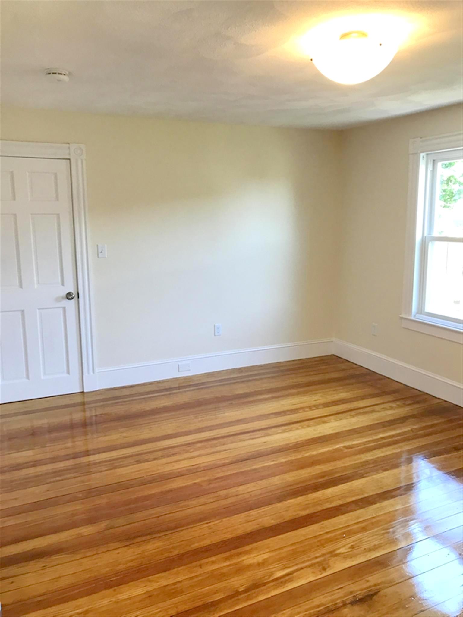 94 Bristol Rd, Medford