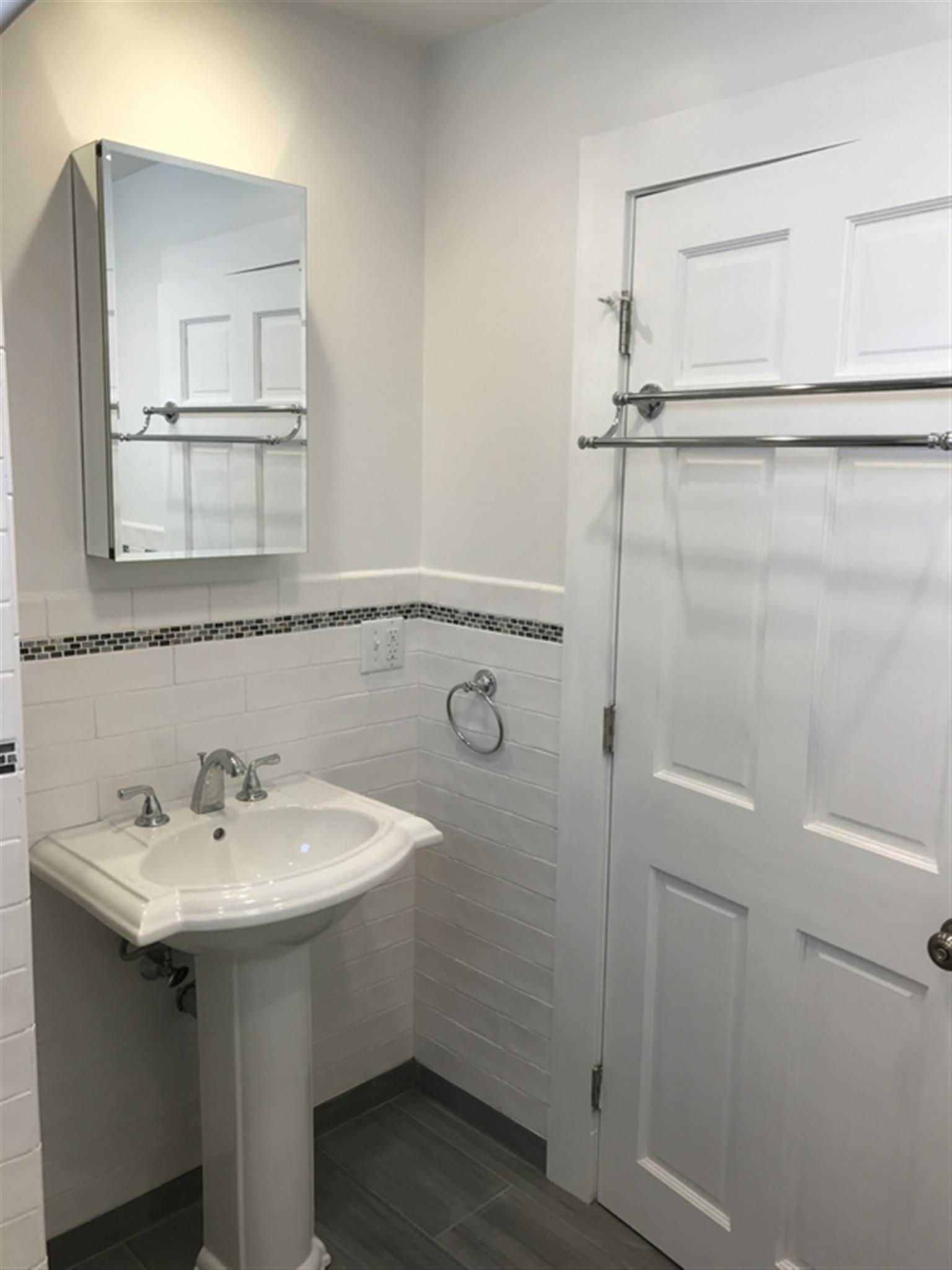 94 Bristol Rd, Medford