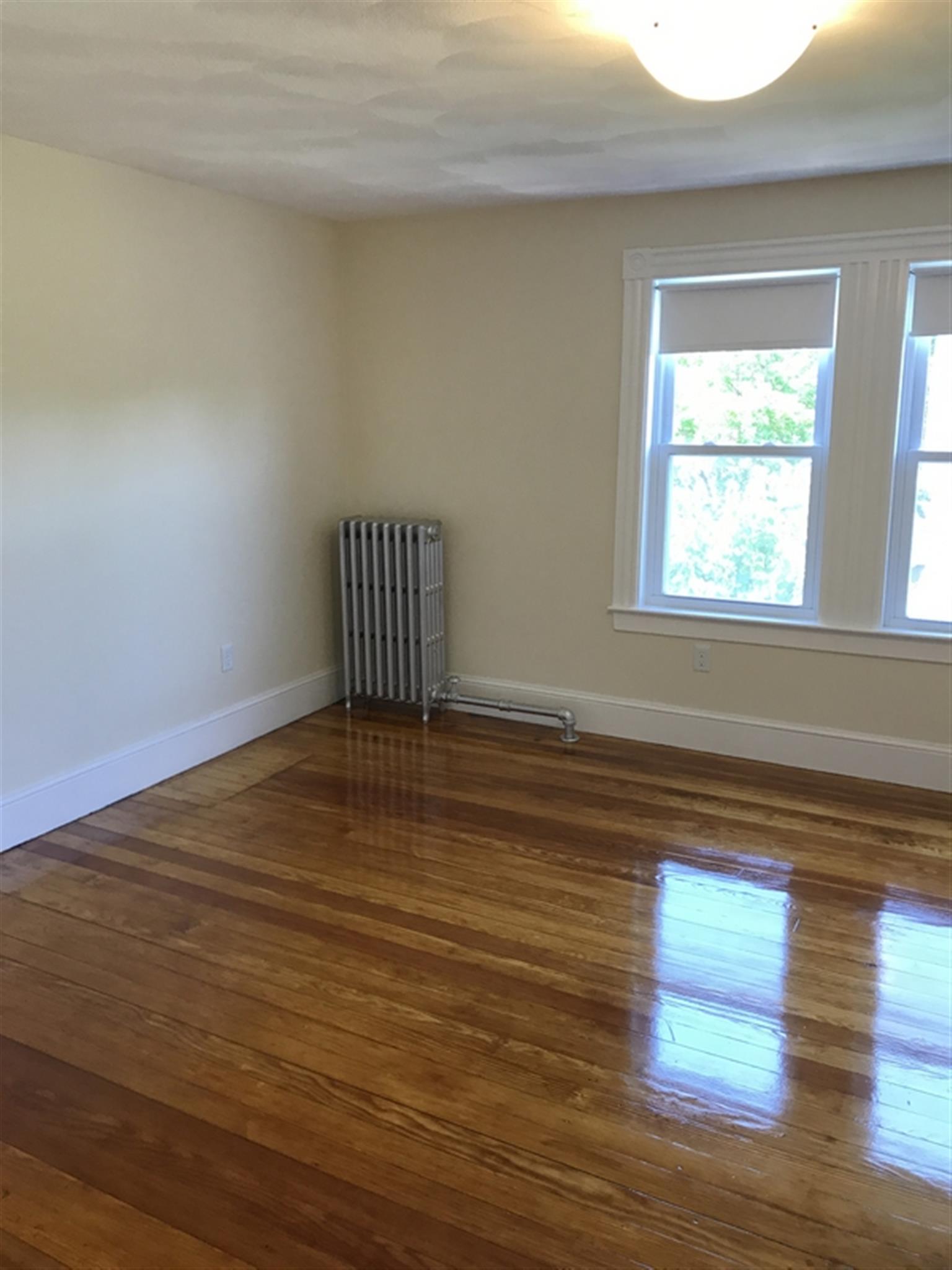 94 Bristol Rd, Medford