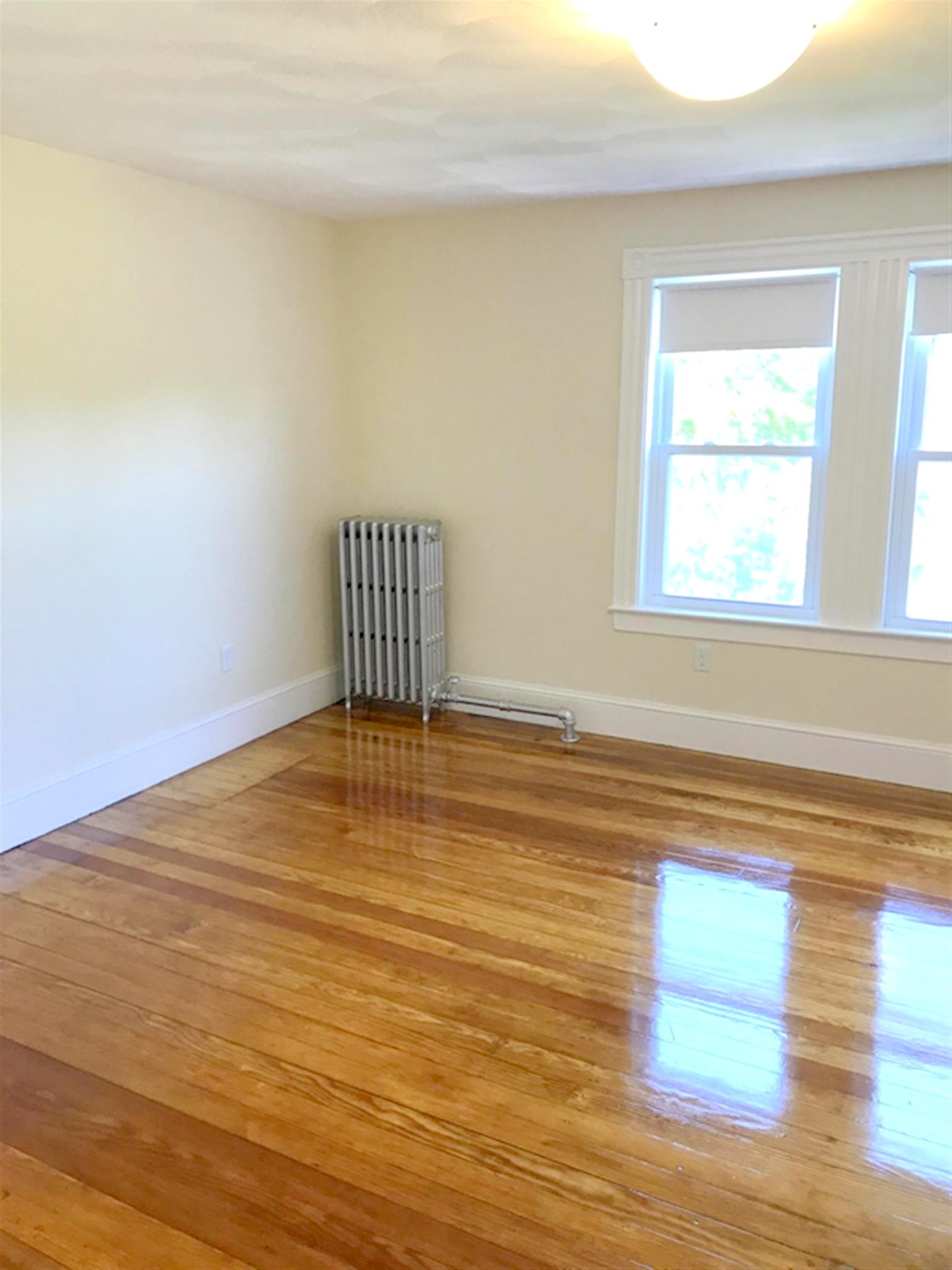 94 Bristol Rd, Medford