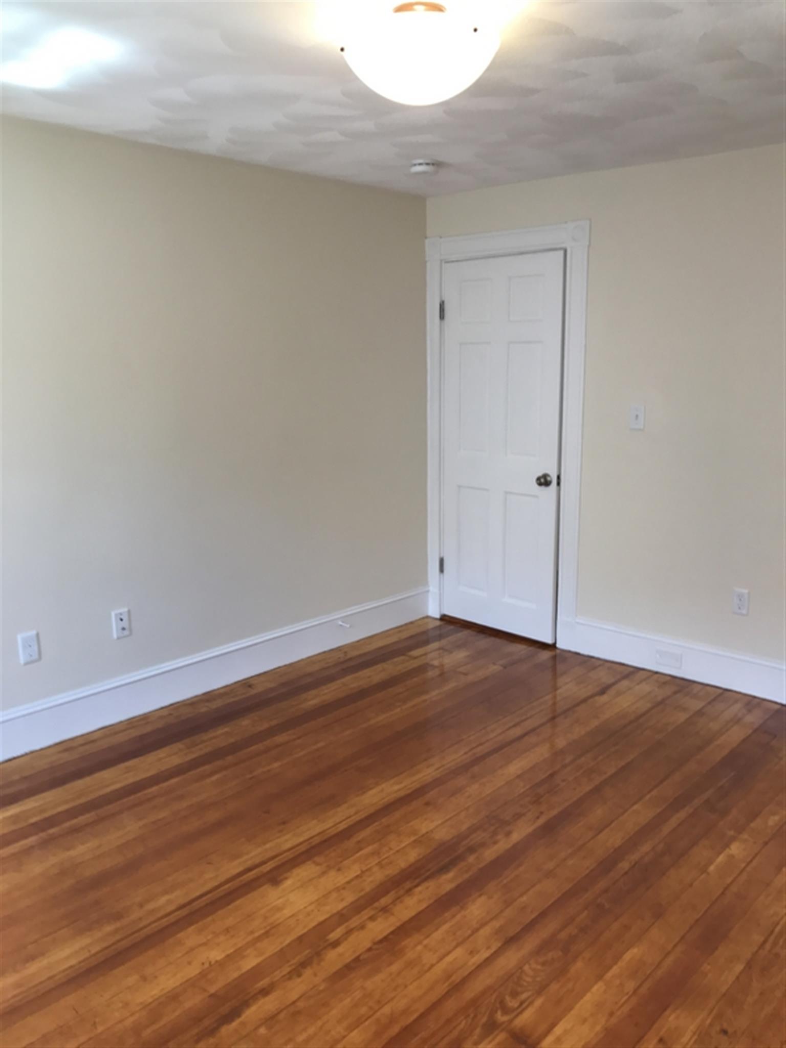 94 Bristol Rd, Medford