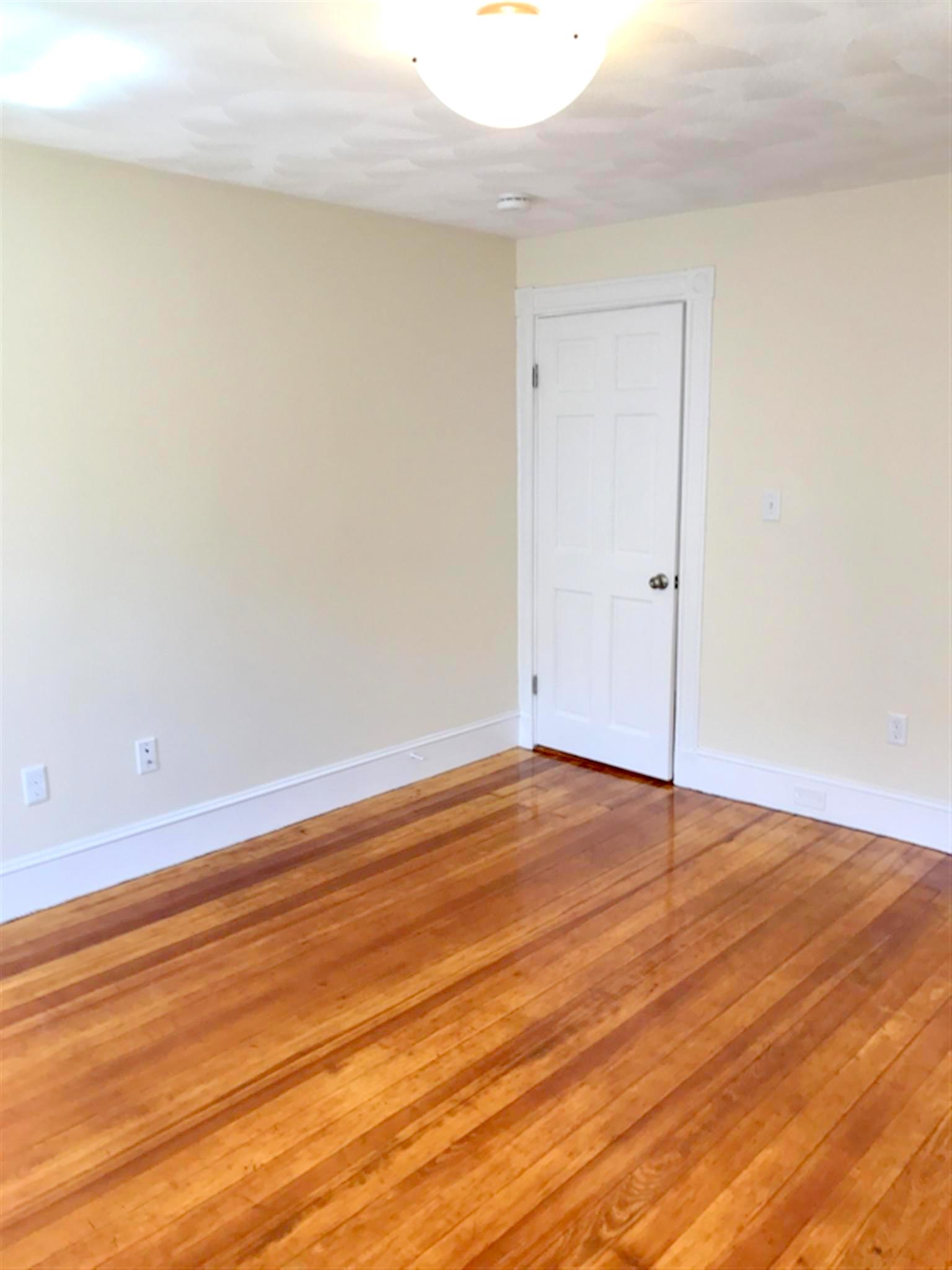 94 Bristol Rd, Medford