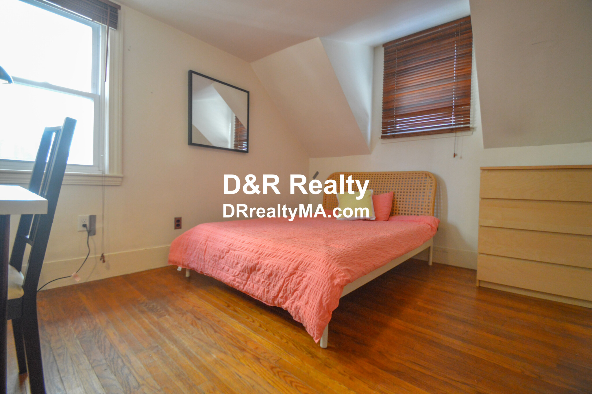 216 Norfolk St, Cambridgeport