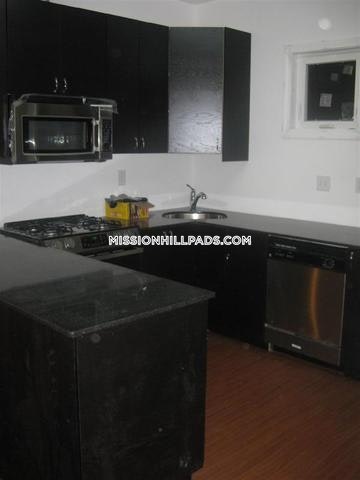 93 Hillside St, Mission Hill