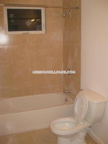 93 Hillside St, Mission Hill