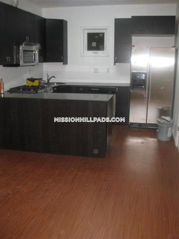 93 Hillside St, Mission Hill