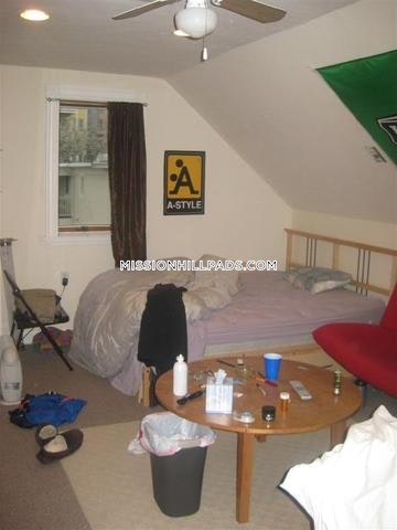 59 Hillside St, Mission Hill