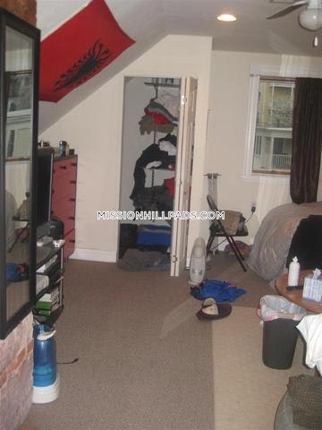 59 Hillside St, Mission Hill