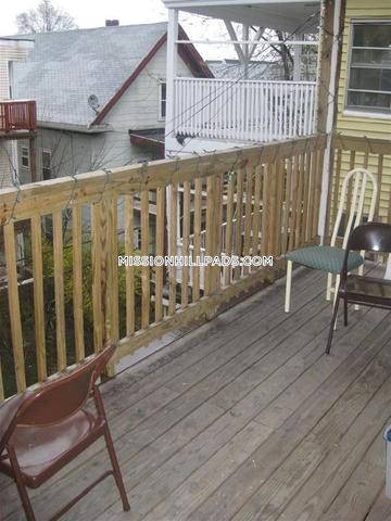 59 Hillside St, Mission Hill