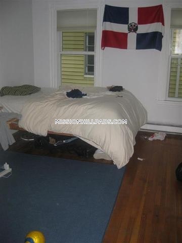 59 Hillside St, Mission Hill