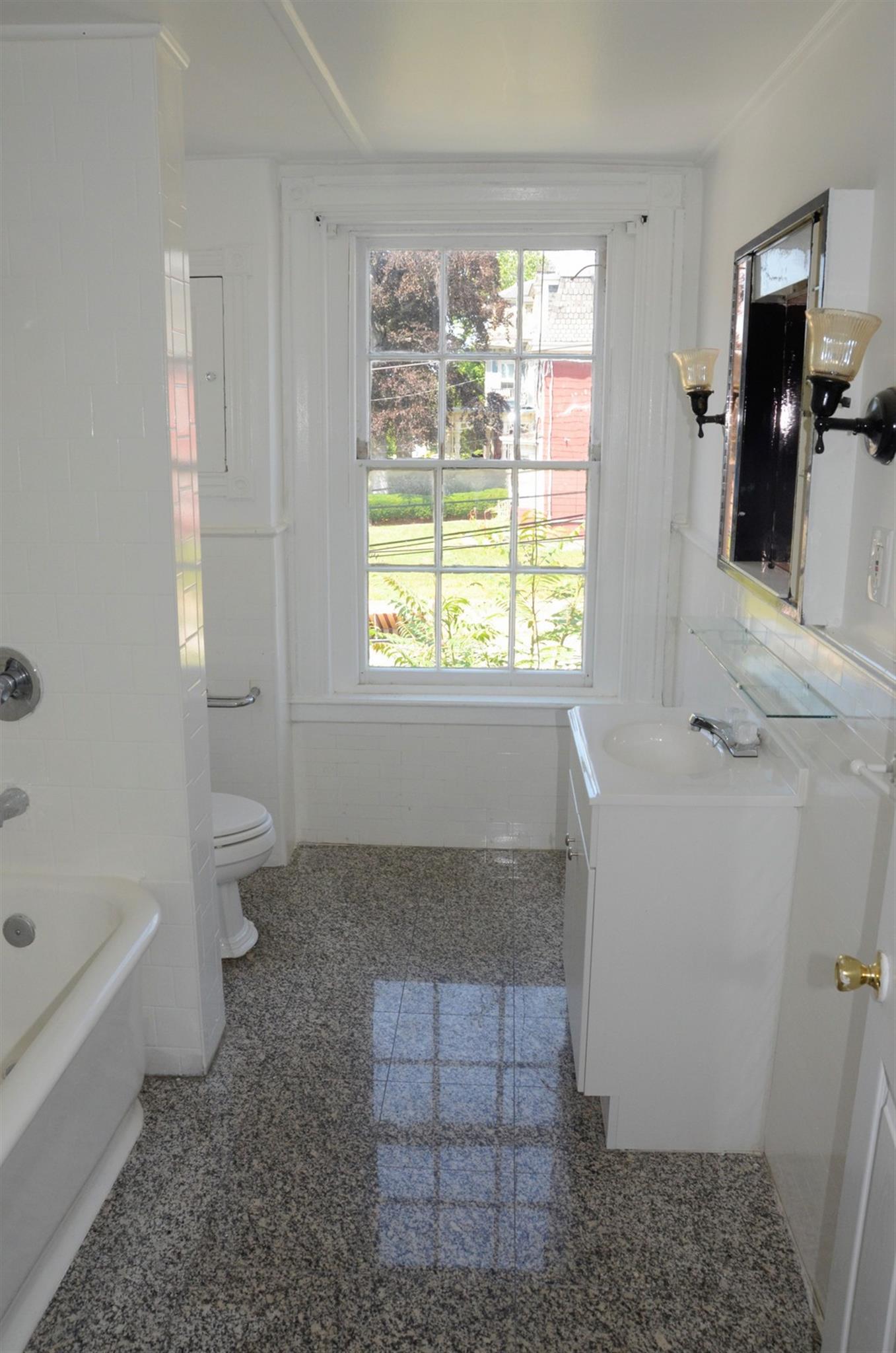 23 Forest St, Medford