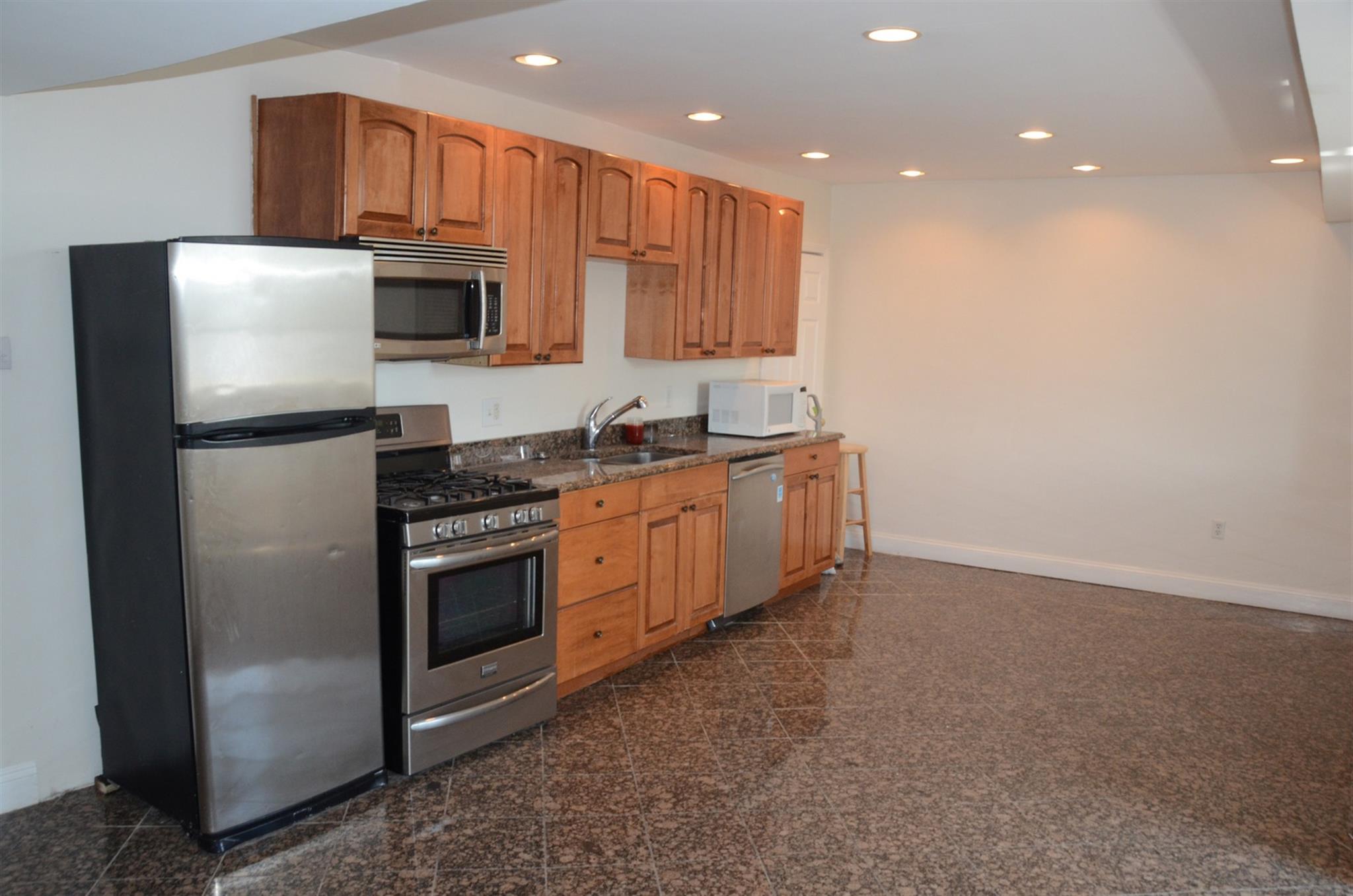 23 Forest St, Medford