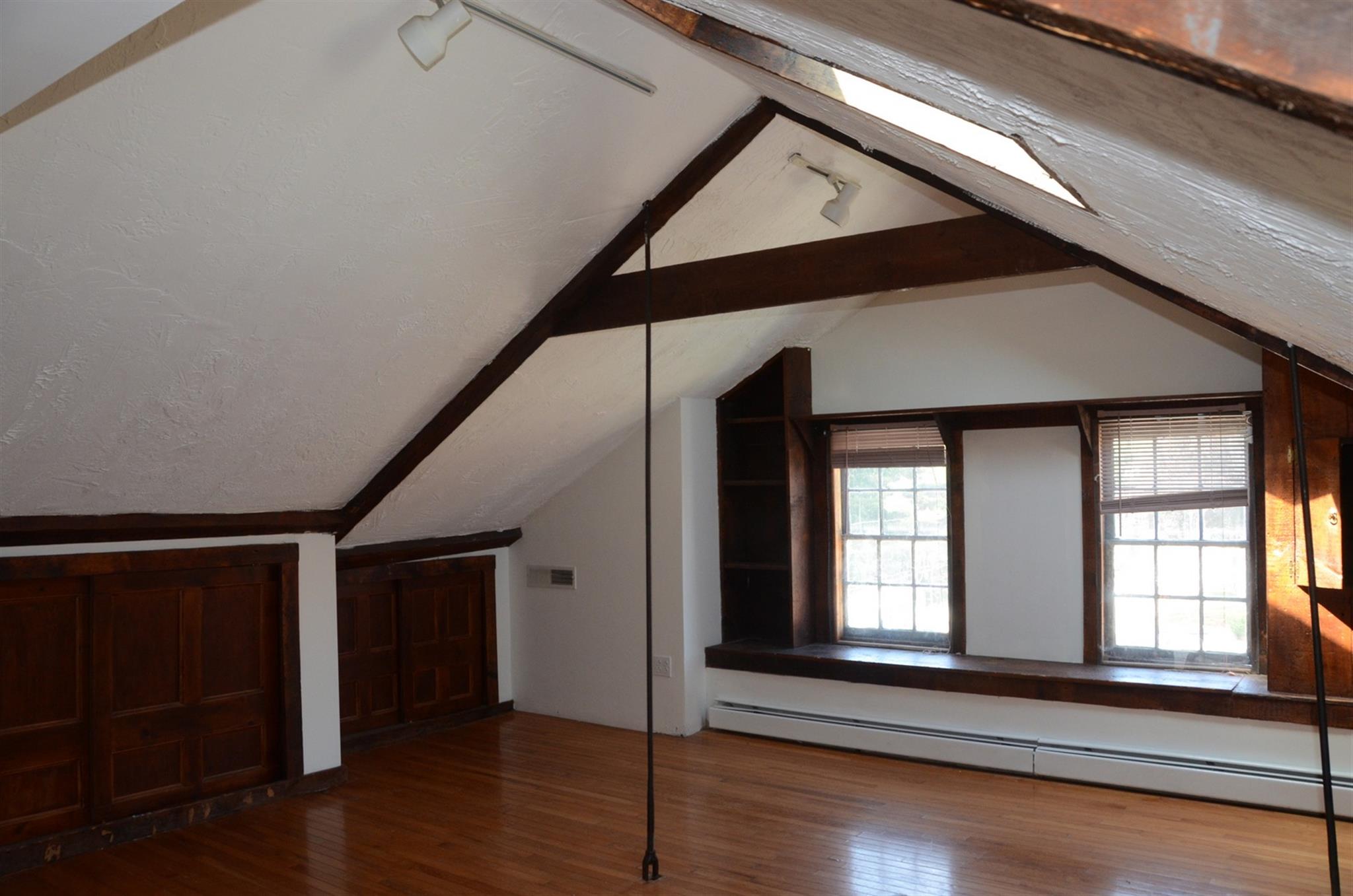 23 Forest St, Medford