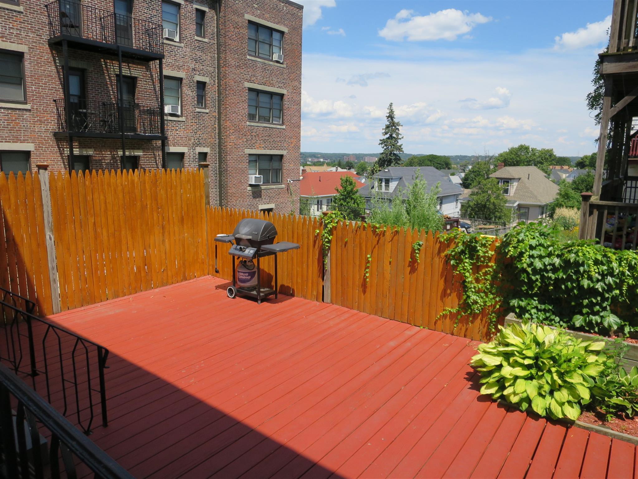 461 Broadway, Magoun Square