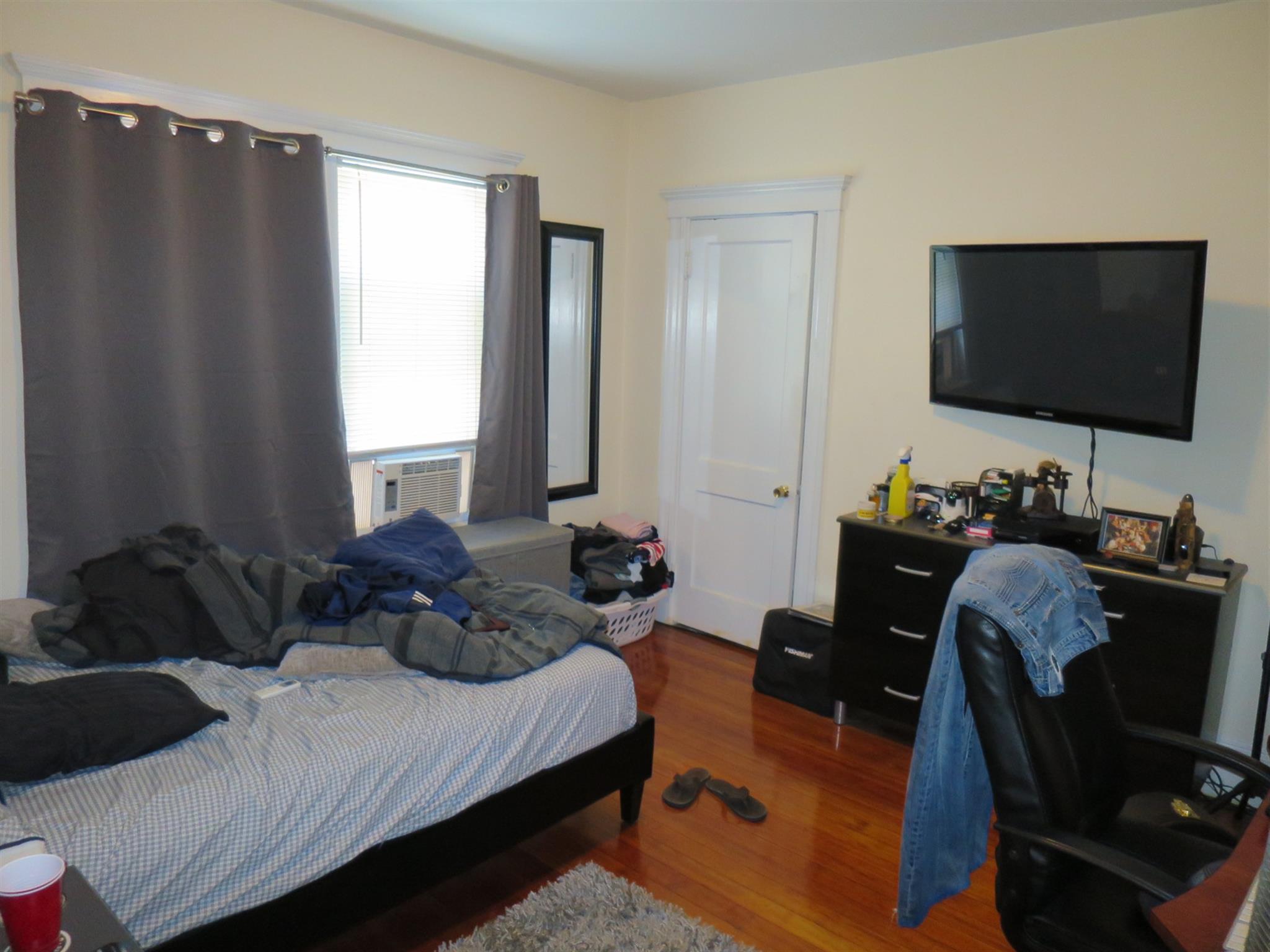 461 Broadway, Magoun Square