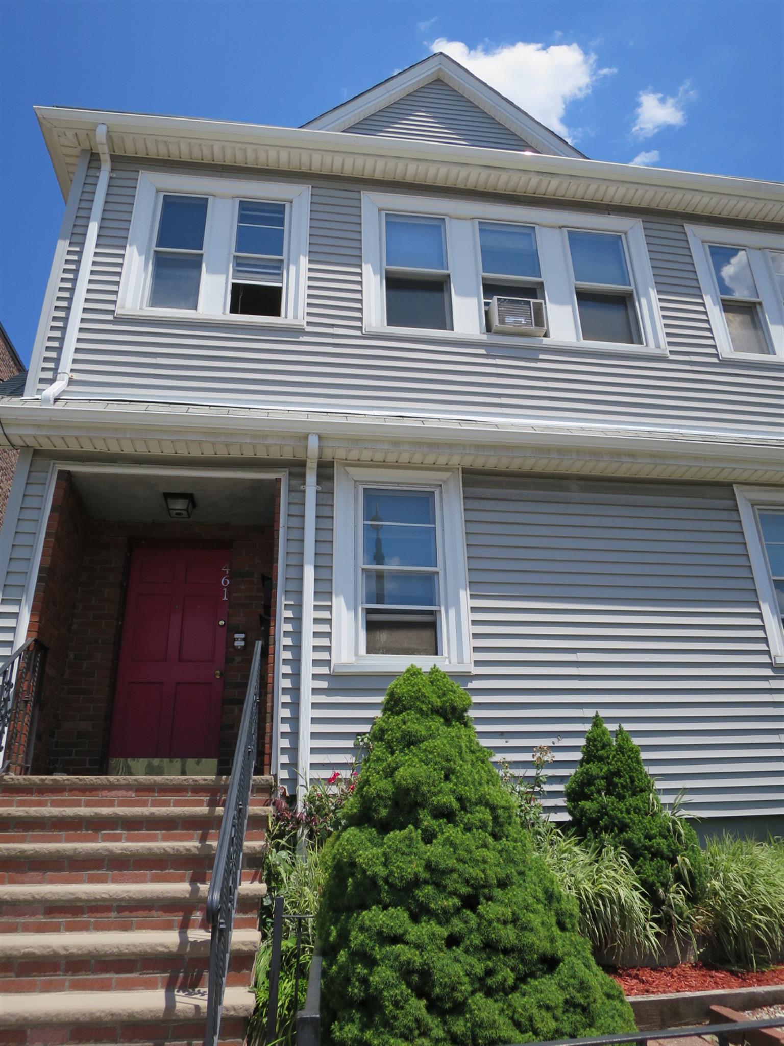 461 Broadway, Magoun Square