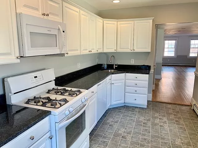 219 2nd St, South Boston