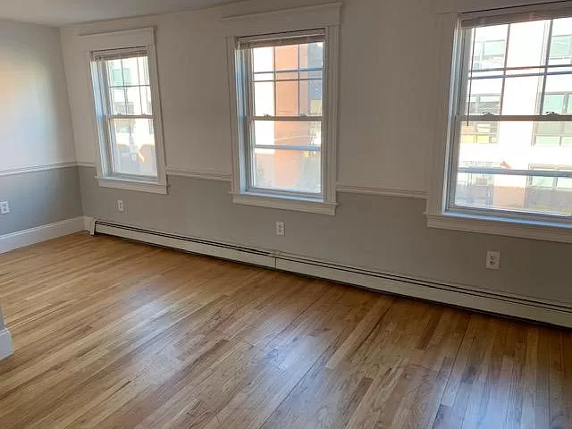 219 2nd St, South Boston