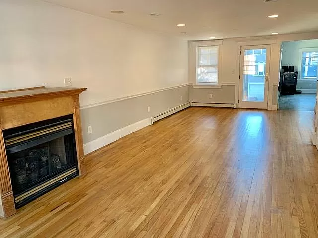 219 2nd St, South Boston