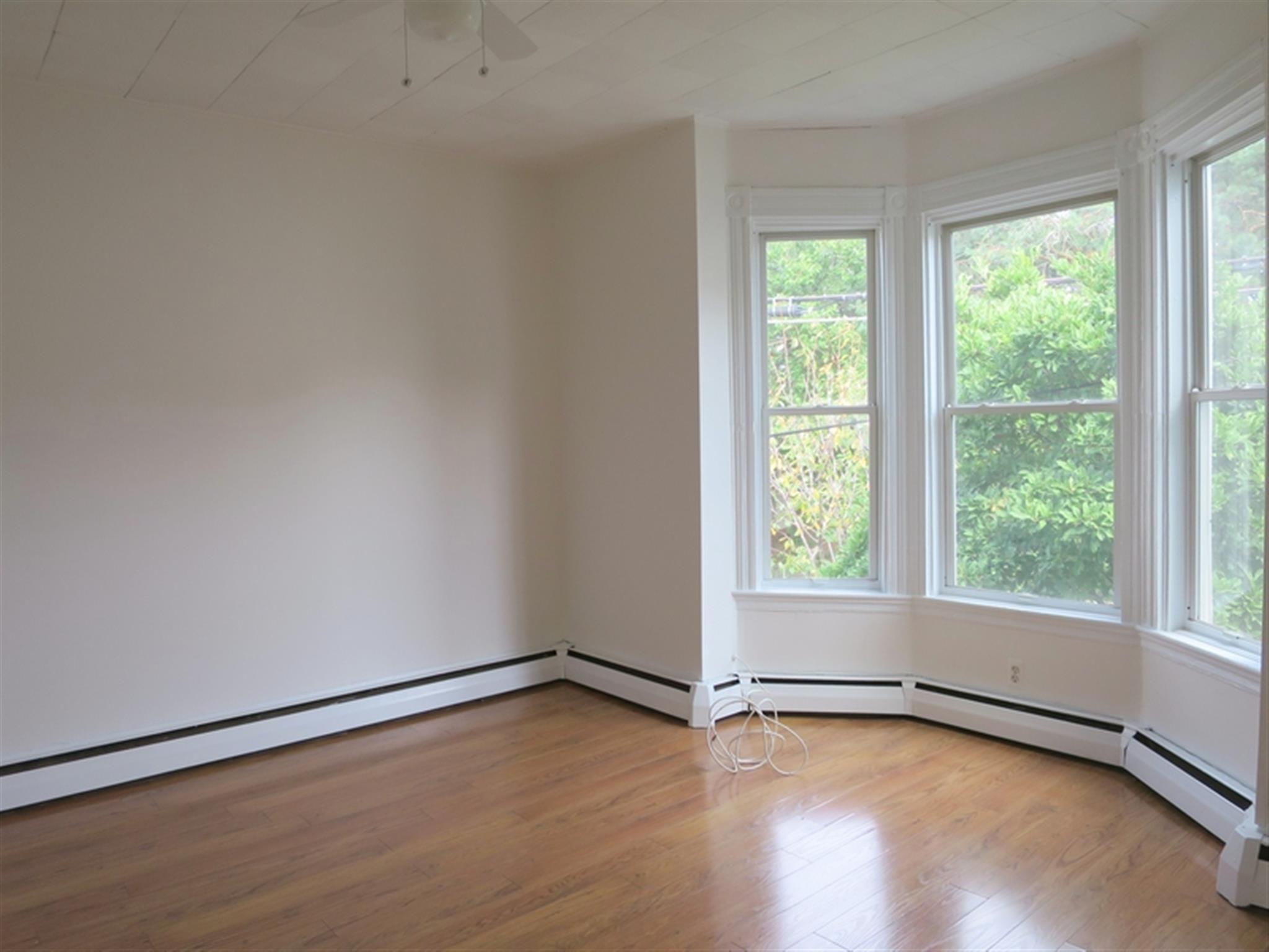 41 Hinckley St, Magoun Square